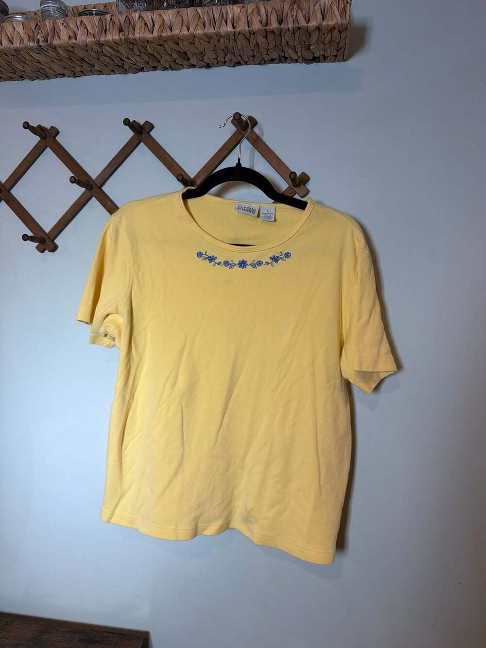 Classic Elements Yellow Floral Embroidered Short Sleeve T-Shirt Size L